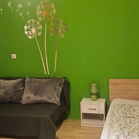 Zizi Apartman Debrecen Bagian luar foto