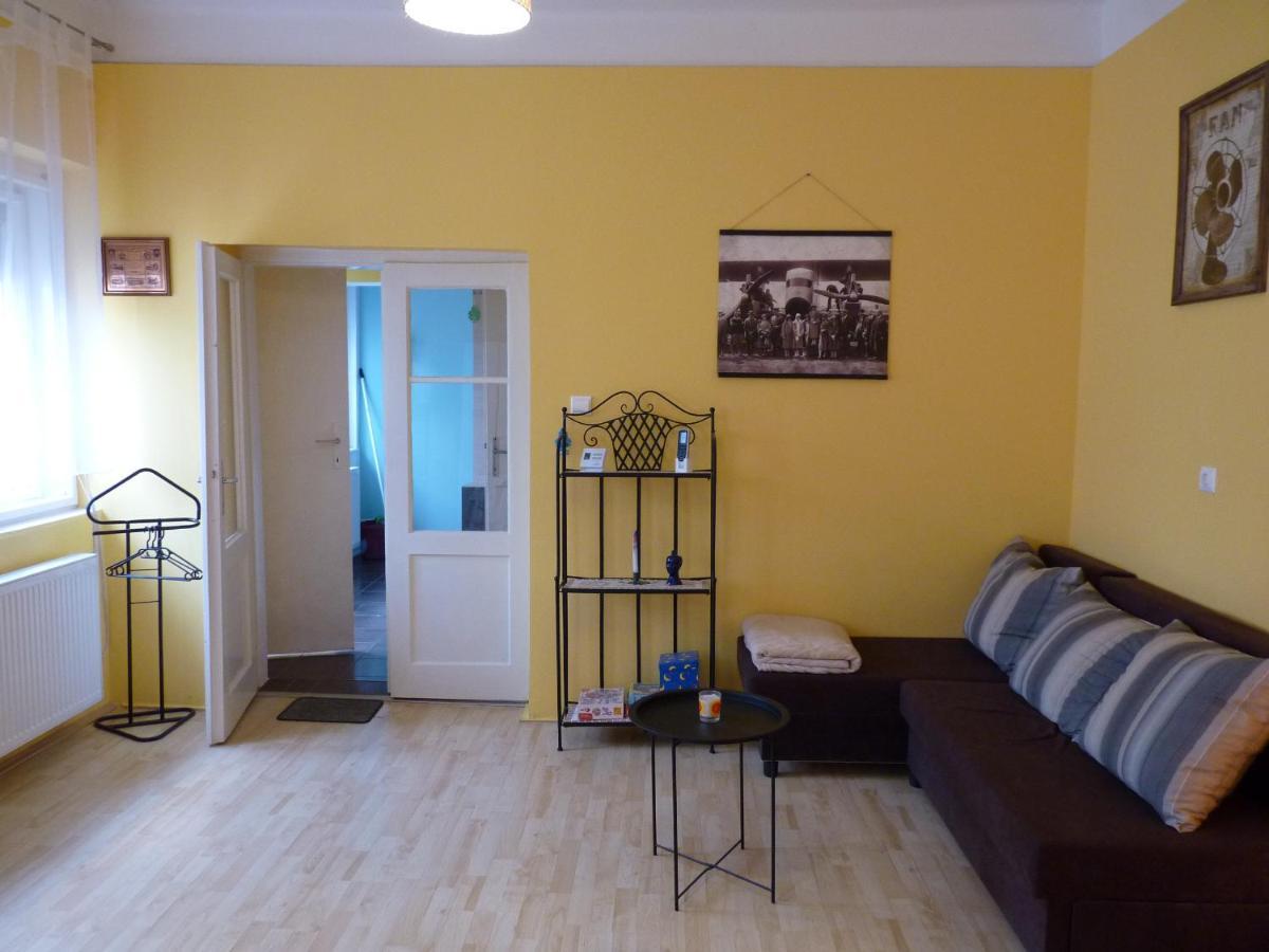 Zizi Apartman Debrecen Bagian luar foto