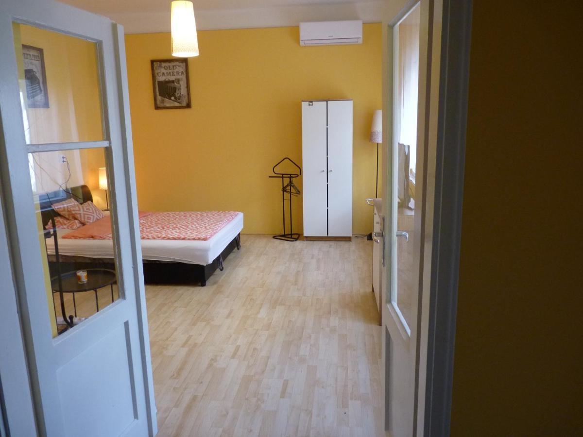Zizi Apartman Debrecen Bagian luar foto